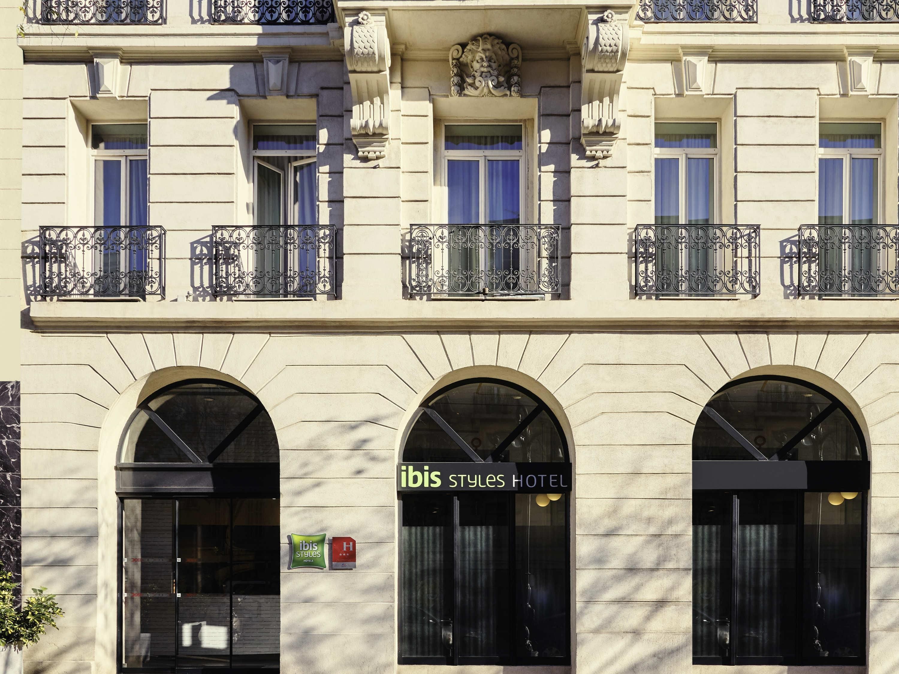 Gebäude