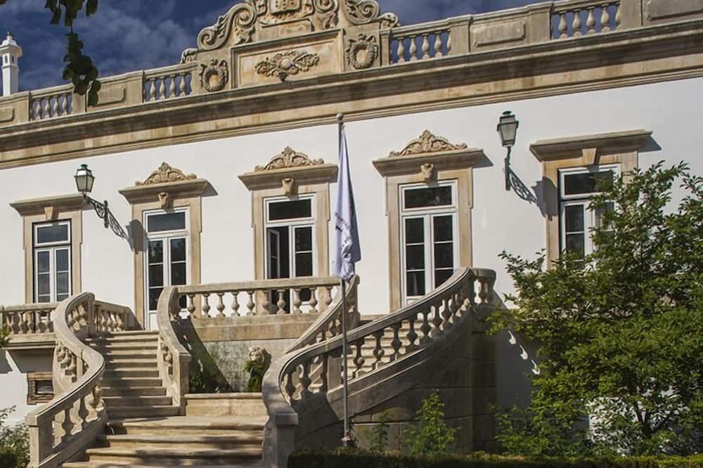 Gebäude