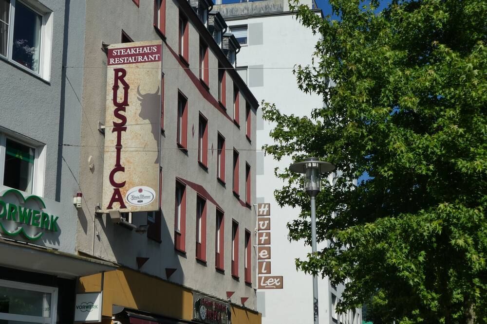 Gebäude