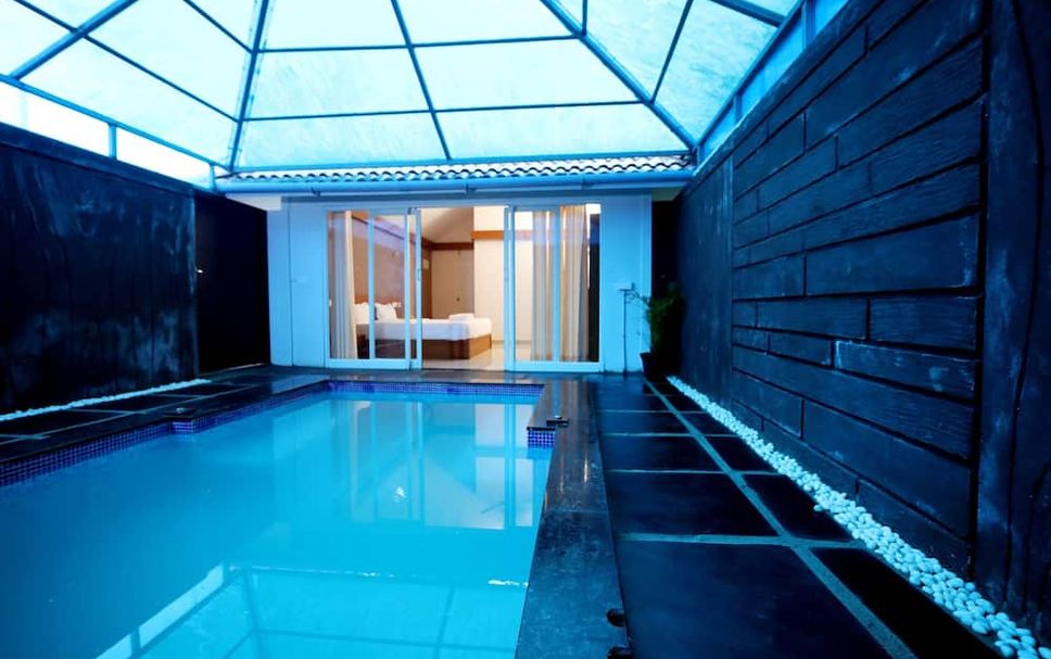 Pool Foto