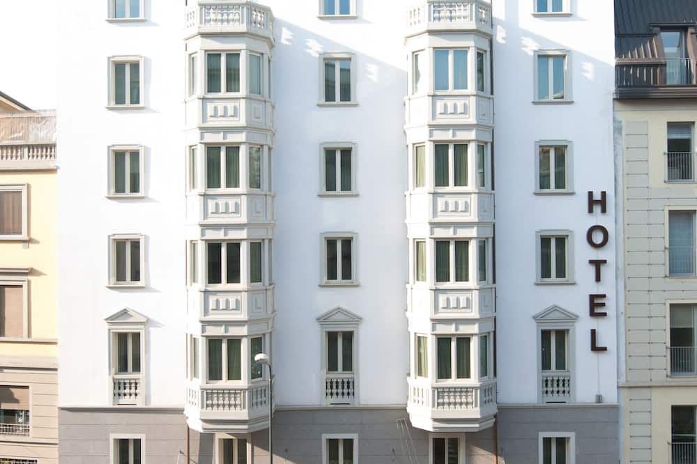 Gebäude