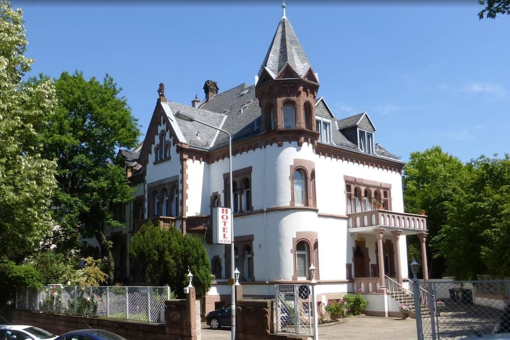 Gebäude
