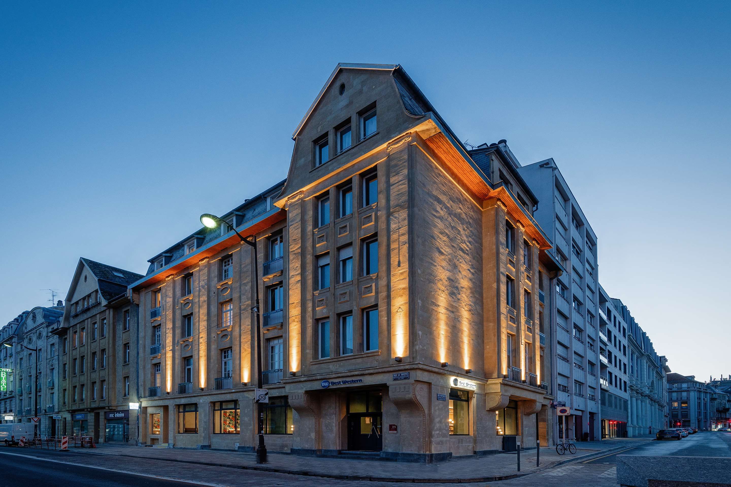 Gebäude