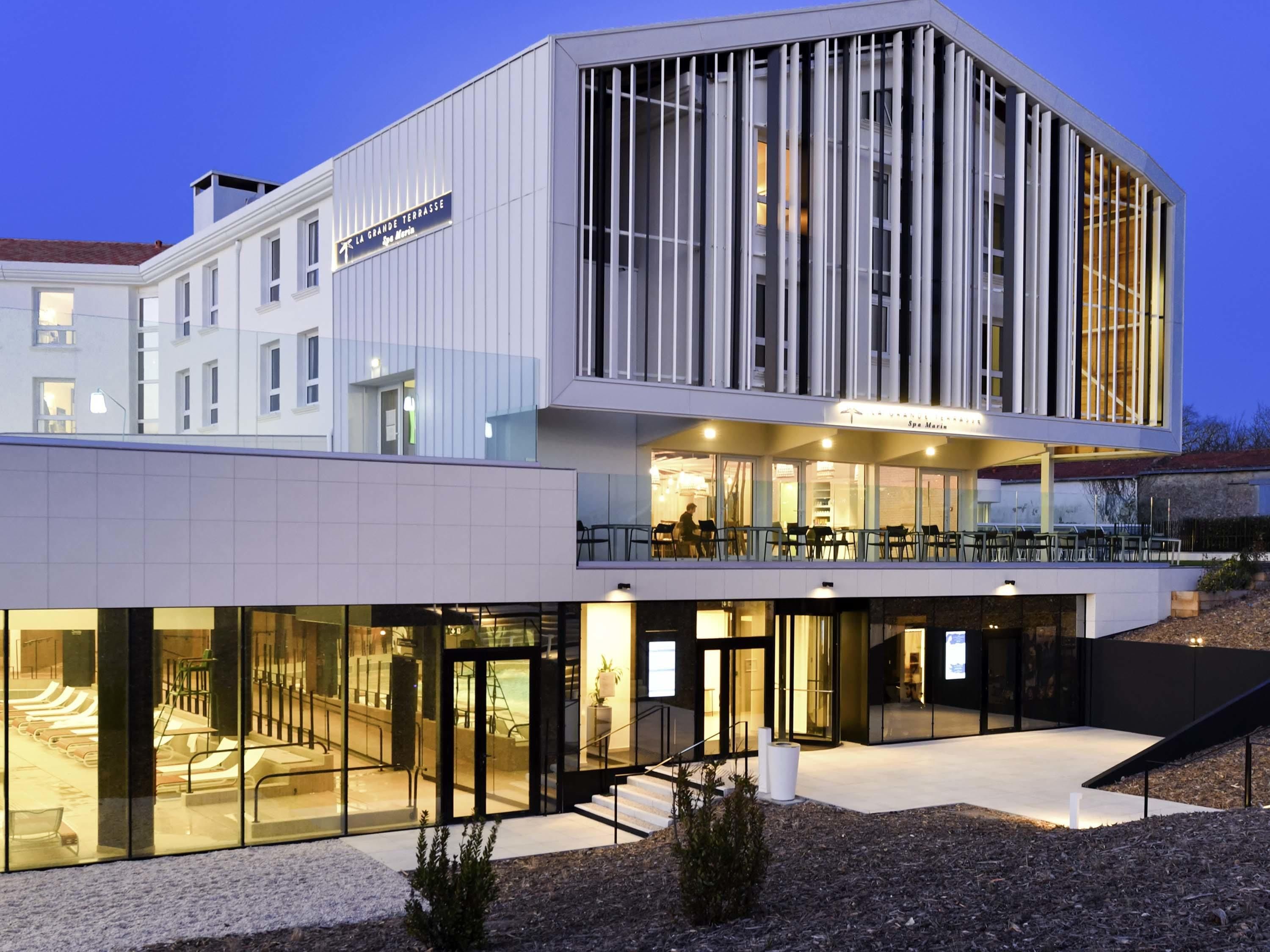 Gebäude