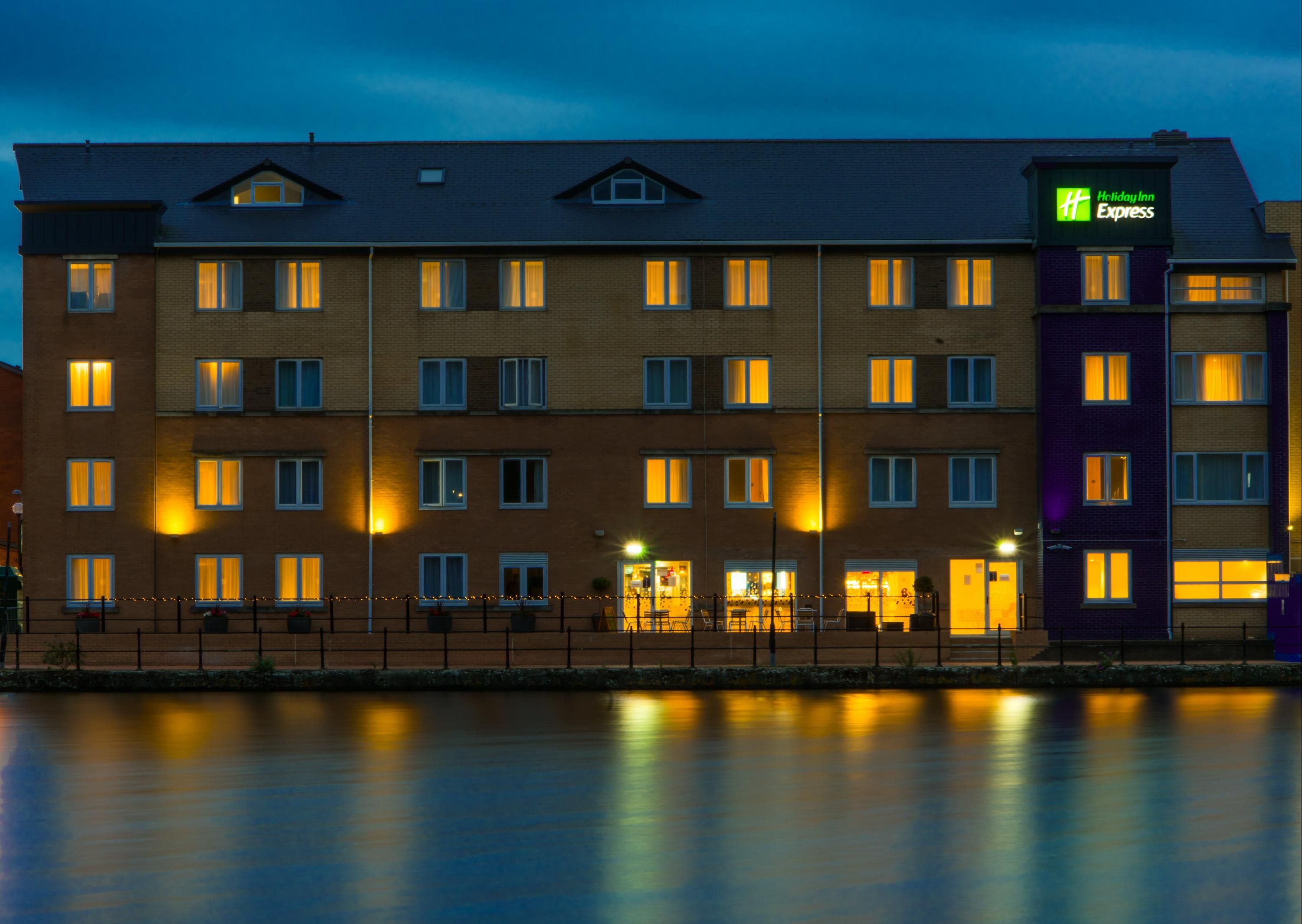 Gebäude
