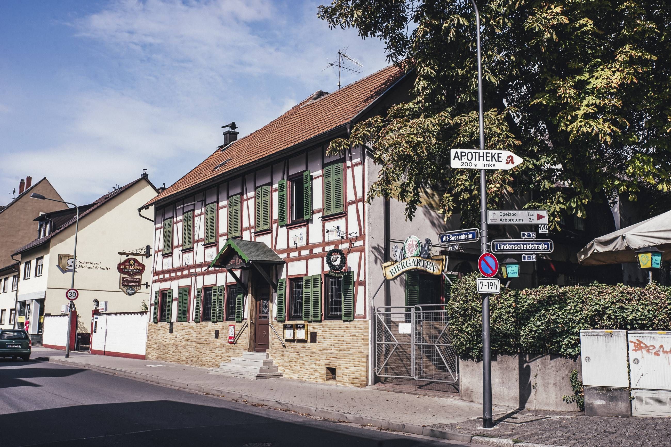 Gebäude
