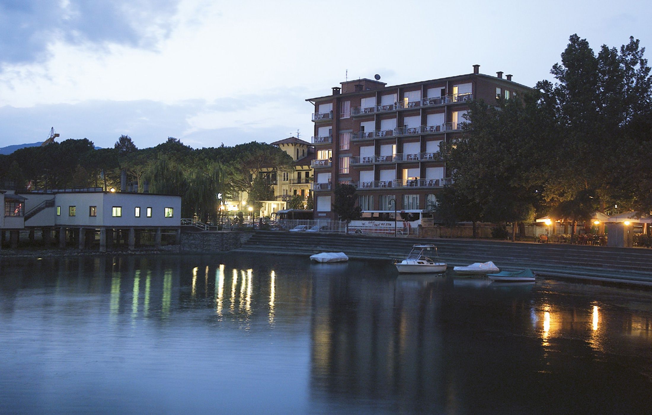 Gebäude