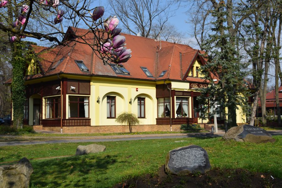 Gebäude