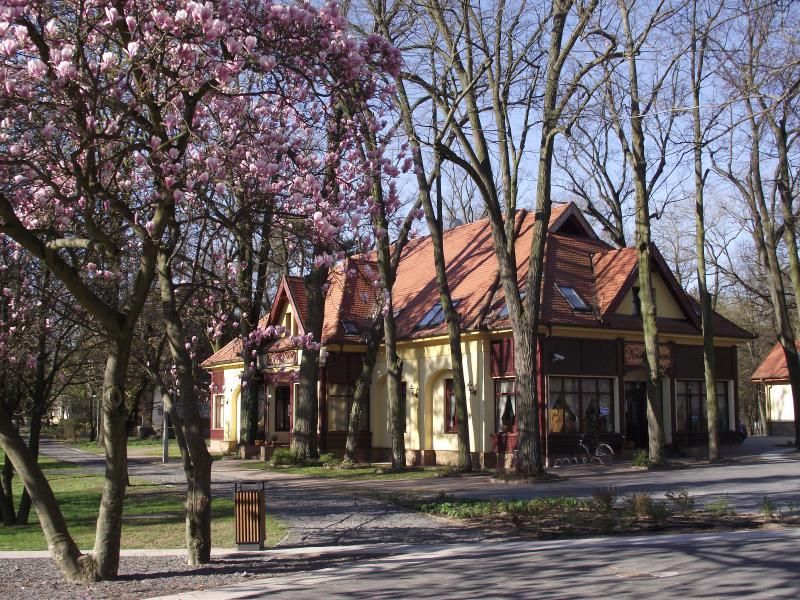 Gebäude